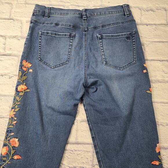 DG2 by Diane Gilman Women's Jeans Boho Floral Embroidered size 8 Petite - Picture 7 of 16
